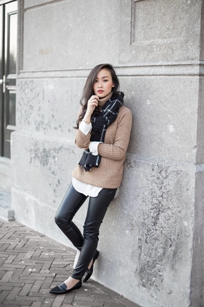 black skinnies + pointed flats / layered camel sweater / plaid scarf